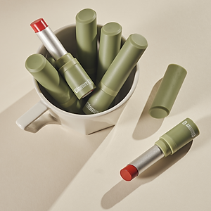 Son dưỡng môi thuần chay có màu GLAMRR Q VEGAN SUPER LIP BALM 4.5g by Gilaa