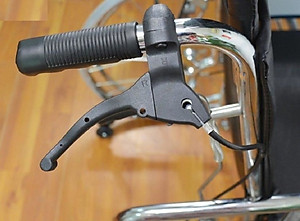 Xe lăn cao cấp đa năng Lucass X607 ngả nằm có bô, thắng và 2 bánh xe chống lật 