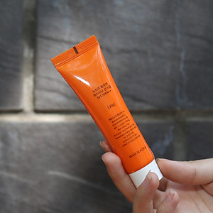 Kem chống nắng Queenie dưỡng trắng, bảo vệ da hoàn hảo 20ml Airy- Mỹ Phẩm Hàn Quốc