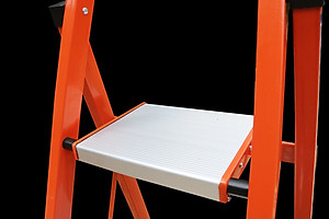 Thang nhôm ghế chữ a Nikawa NKS , 4 bậc , nhập khẩu Nhật bảo hành chính hãng 18 tháng