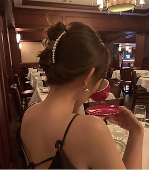 Kẹp Tóc Càng Cua Đính Ngọc Trai Nhân Tạo Phong Cách Hồng Kông Thâp Niên 90s