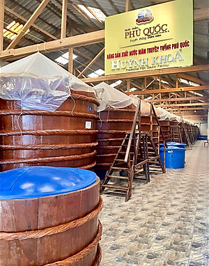 Đặc Sản Kiên Giang - Nước mắm truyền thống Phú Quốc - Huỳnh Khoa 40 độ đạm (Cặp 2 chai 520ml)