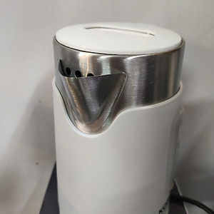 Bình đun nước siêu tốc mini ruột Inox 304 Koreno Thái Lan KN-208 dung tích 0.8L - Hàng chính hãng