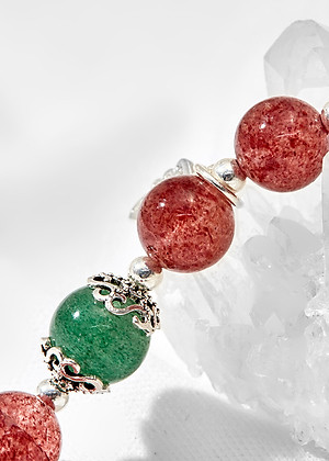 Vòng tay thạch anh dâu phối lá bạc Ngọc Quý Gemstones