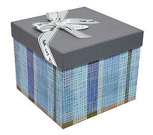 Hộp Quà Vuông V023 - 18 x 18 x 15 cm - Giao màu ngẫu nhiên