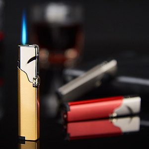 Vỏ Hột Quẹt Bật Lửa khò 1 tia F102 đẹp độc lạ - dùng gas cao cấp ( giao màu ngẫu nhiên )