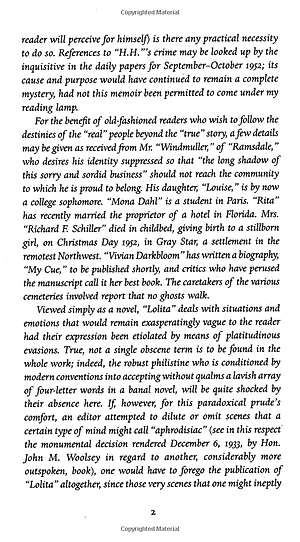 Sách Penguin Essentials : Lolita (Paperback)