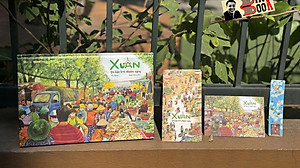 (Tặng kèm tập 5 lì xì, 1 thiệp, 1 bookmark) (Bìa cứng, In màu) XUÂN GỌI BẦU TRỜI NHUỘM NẮNG - Quỳnh Hương, Mía Studio - Slowbooks