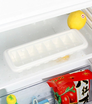 Khay đá Inomata Nhật Bản loại có nắp