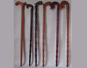 Gậy batoong bằng gỗ hương chống trơn trượt cho người già