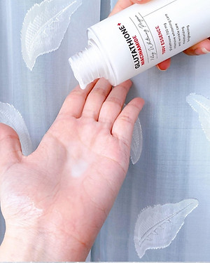 Nước Thần Phủ Bóng Dưỡng Da Trắng Mịn Angel's Liquid Glutathione plus Niacinamide 700V Essence 150ml