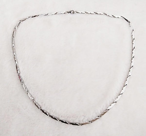 Dây chuyền nam - vĩnh viễn không đen