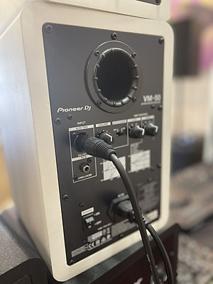 Loa kiểm âm Pioneer DJ VM 50  ( 1 cặp) - Hàng Chính Hãng