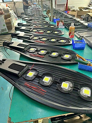 Đèn led đường lá 200w