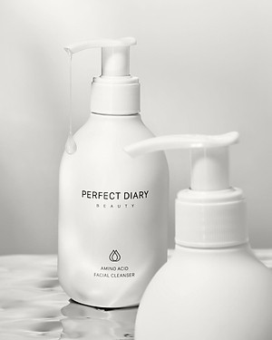 Sữa rửa mặt PERFECT DIARY axit amin tạo bọt dịu nhẹ cho da nhạy cảm 200ml