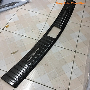 Ốp cốp Carbon Kia Sorento 2021 chất liệu cao cấp, chống trầy xước cốp