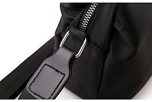 Túi đeo chéo nữ phong cách dễ thương – BEE GEE DCNU1083