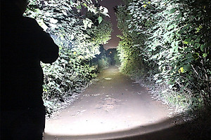 Đèn pin siêu sáng Led P70 A18 ( VỎ HỢP KIM SIÊU CỨNG, CHỐNG NƯỚC, CHIP LED P70 SIÊU SÁNG ) - CHIẾU XA ĐẾN HÀNG TRĂM MÉT