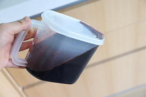 Hộp thực phẩm có tay cầm Nakaya 1000ml,  nắp bằng nhựa PE mềm dẻo, khả năng chịu được nhiệt từ -20~ 70°C- nội địa Nhật Bản