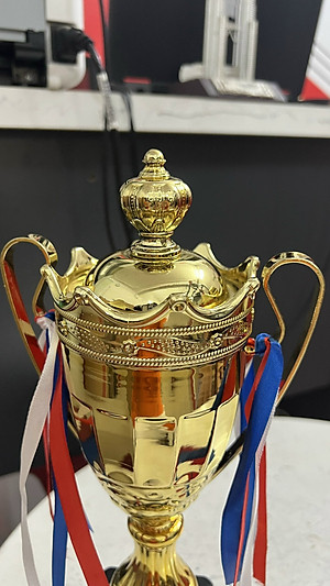 Cúp thể thao A238 , cúp vô địch cao 34cm bằng nhựa cứng kèm dây tua rua đẹp mắt, cúp trao giải giá rẻ