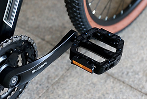 Bàn đạp hợp kim nhôm cốt chromoly trang bị đầu đinh chống trượt có thể thay thế được Jett Alloy Platform (Sealed Bearing)