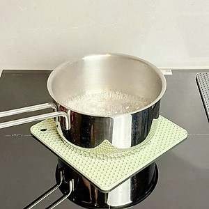 Set 4 Miếng Lót Nồi Silicon Vuông Chống Trầy Xước Bếp Từ/Bếp Điện – Bảo Vệ Mặt Bếp Cảm Ứng, Chịu Nhiệt 300°C, Chống Trượt An Toàn - HÀNG CHÍNH HÃNG MINIIN