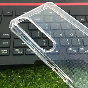 Ốp lưng silicon dẻo trong suốt mỏng 0.6mm cho Sony Xperia 1, Xperia 5, 1 Mark 2/3/4/5, 5 Mark 2/3/4/5, XZ1/2/3... hiệu Ultra Thin độ trong tuyệt đối chống trầy xước - Hàng nhập khẩu