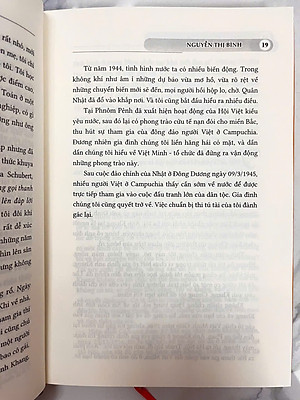Hồi Ký Nguyễn Thị Bình - Gia Đình, Bạn Bè Và Đất Nước - Bìa Cứng