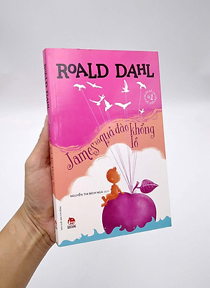 Sách James Và Quả Đào Khổng Lồ (Tái Bản 2021)