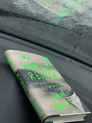 Sách The Writing Retreat: A Novel