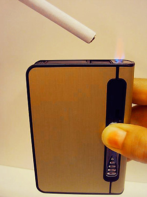 Bật Lửa Kiêm Kiêm Bao Đựng Thuốc KhoNCC Hàng Chính Hãng - KDHS-4955-BLuaFC (Nhiều màu - ngẫu nhiên)