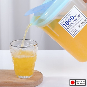 Bình nước có nắp bật Yamada 1,8 lít - Made in Japan