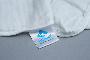 Khăn Tắm Bonny 100% Sợi Tre Lụa 4 Lớp Siêu Mềm Mịn, Thấm Hút, An Toàn Cho Bé (Kích thước: 90x90Cm)