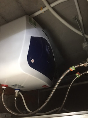 Bình nước nóng Ariston 15 lít Blu 15R 2.5 FE - Hàng Chính Hãng