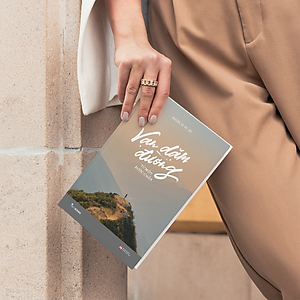 Sách Vạn Dặm Đường Từ Một Bước Chân