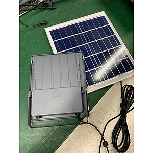 Đèn Năng lượng mặt trời Rạng Đông CP03.SL.RAD 300W.V2 công suất 300W phiên bản mới thế hệ 2, có điều khiển, sáng vượt trội, cảm biến bật tắt theo môi trường, chống nước IP66 - Hàng chính hãng