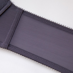 Áo lót nữ nâng ngực cúp V Triumph Style Festive WHU DV 7728 có gọng, đệm mút vừa phối viền ren