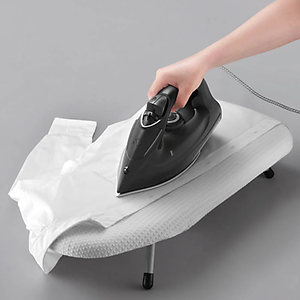 Bàn ủi hơi nước Lock&Lock ENI334BLK 1800W - Hàng chính hãng