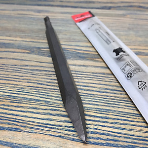 Mũi đục nhọn 14x250mm chuôi SDS Plus Makita 