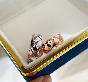 Nhẫn nam nữ titan khắc chéo phong cách 