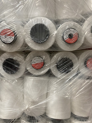 Chỉ may Trắng Mộc 40/2 5000m,(10 cuộn) chất liệu polyester cao cấp, có độ bền màu cao, không bị tưa chỉ khi may, đảm bảo chất lượng