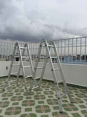 Thang nhôm gấp 4 đoạn SUMIKA SK605, chữ A - 2.9m, chữ I - 5.8m, 14 tư thế sử dụng, tải trọng 150kg