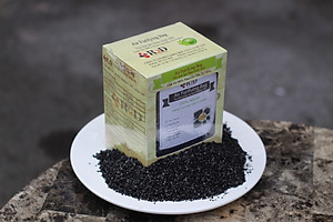 Túi hút ẩm than hoạt tính gáo dừa khử mùi và lọc không khí cho xe hơi chính hãng R2D (hộp 2 túi Lớn)