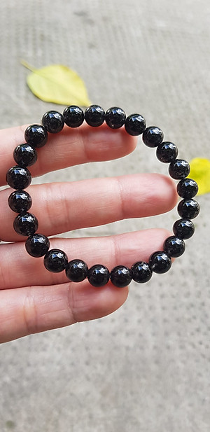 Vòng tay nữ thạch anh tóc đen dầy kín tự nhiên size hạt 8mm màu đen đậm bóng đẹp hợp mệnh thủy mệnh Mộc đeo đẹp may mắn hợp mệnh tuổi tốt sức khỏe công việc ạ