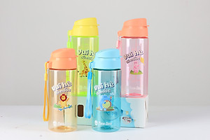 Bình nước cầm tay họa tiết thú cưng kèm dây đeo bình điều chỉnh độ dài, dung tích 500ml, in họa tiết thú cưng bắt mắt