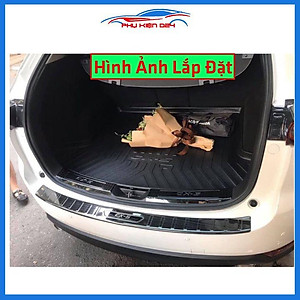 Ốp chống trầy cốp Mazda CX5 thép không gỉ vân titan bảo vệ xe chống va đập