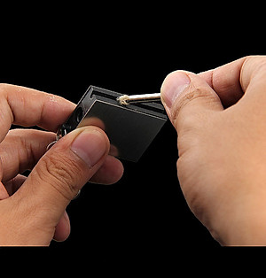 Bật Lửa Diêm Xăng Sinh Tồn Vuông Xài Xăng, Hộp Quẹt Diêm Xăng Vĩnh Cửu Vuông Có Móc Treo Chìa Khóa Đính Kèm Rất Tiện Lợi