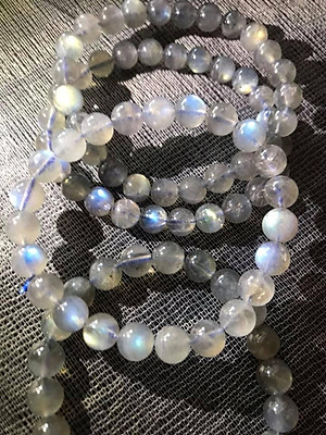 CHIẾC VÒNG TAY ĐÁ XÀ CỪ TỰ NHIÊN ÁNH SÁNG ĐẸP MÀU XANH XÀ CỪ NHẸ NHE 9MM NỮ MỆNH THỦY MỘC HỎA 