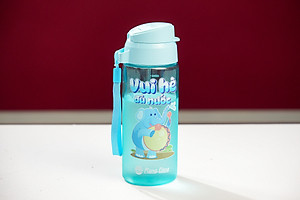 Bình nước cầm tay họa tiết thú cưng kèm dây đeo bình điều chỉnh độ dài, dung tích 500ml, in họa tiết thú cưng bắt mắt