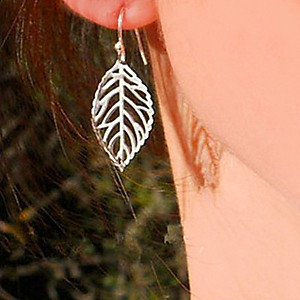Đôi Khuyên Bông Tai Hợp Kim Hình Chiếc Lá - Phụ Kiện Thời Trang